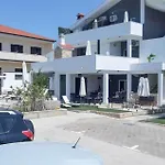 2 Bedroom Luxurious Apartment In Vodice