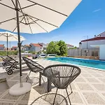 2 Bedroom Luxurious Apartment In Vodice Apartament *