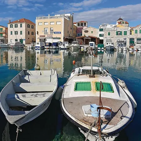 Apartamento 2 Bedroom Beautiful In *