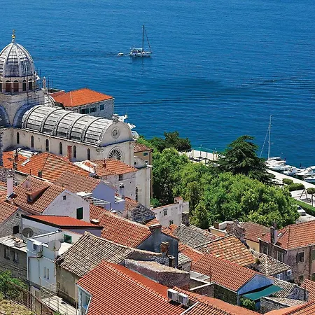 2 Bedroom Beautiful In Apartamento Vodice