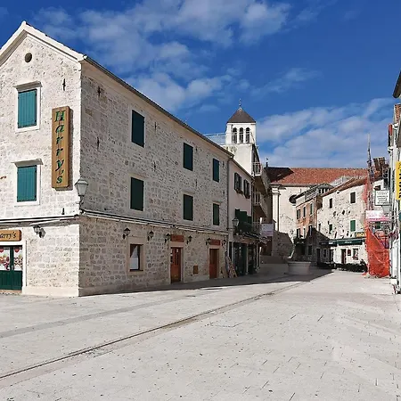 Apartment 2 Bedroom Beautiful In Vodice