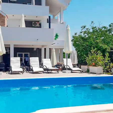 2 Bedroom Beautiful In Apartment