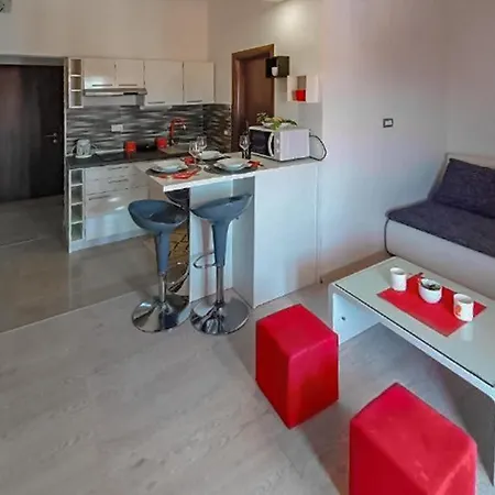 2 Bedroom Beautiful In Apartment