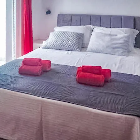 Apartment 2 Bedroom Beautiful In
