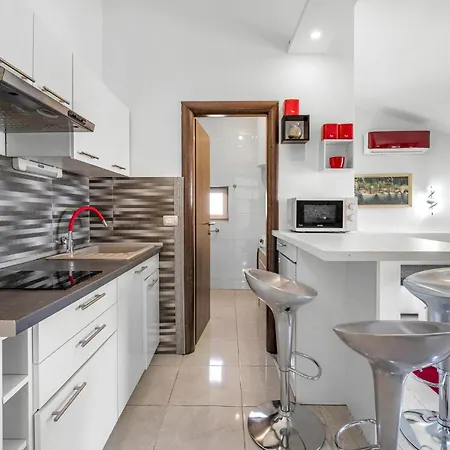 Amazing In With Wifi Apartment *