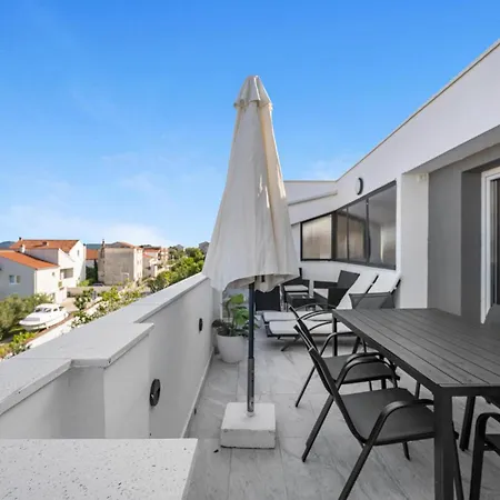 2 Bedroom Beautiful In Vodice