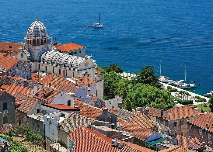 2 Bedroom Beautiful In Appartamento Vodice