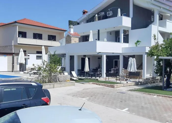 2 Bedroom Beautiful In