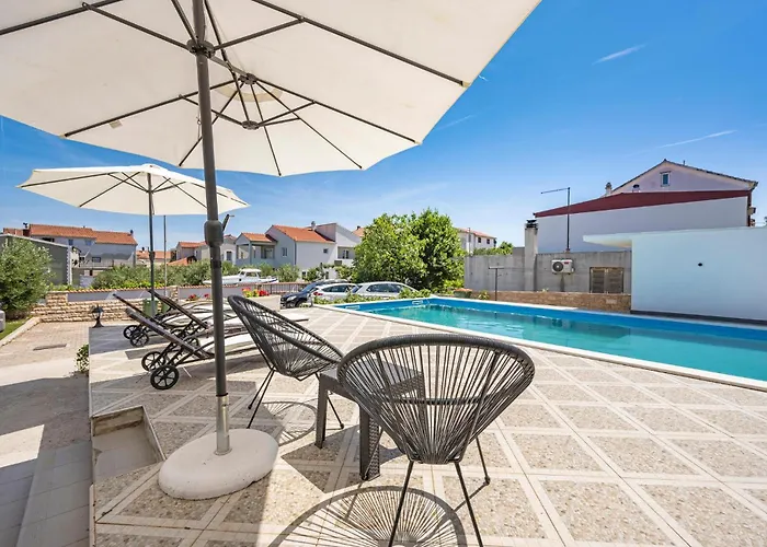 2 Bedroom Beautiful In דירה *