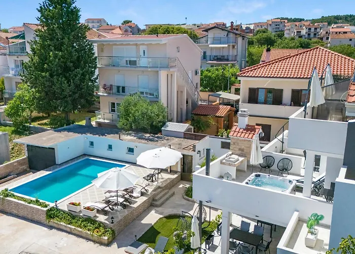 2 Bedroom Beautiful In * וודיצה