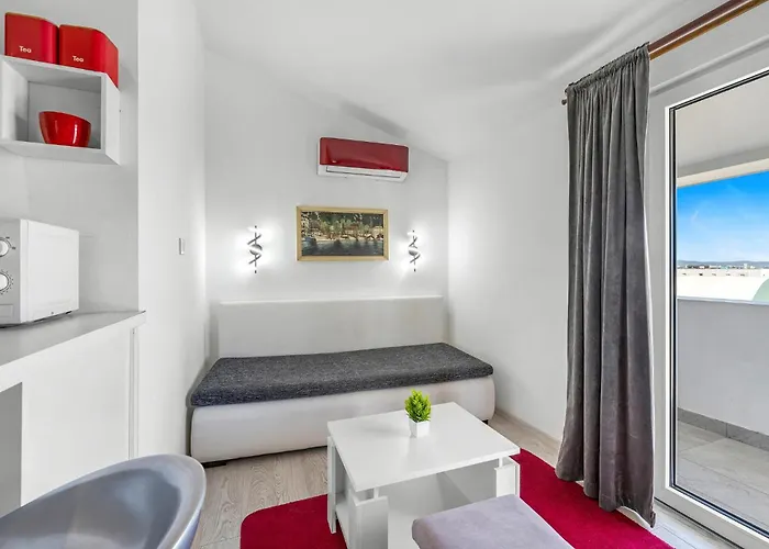 דירה 2 Bedroom Beautiful In *