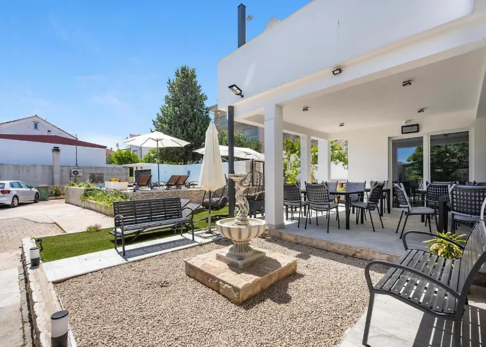 דירה 2 Bedroom Beautiful In *